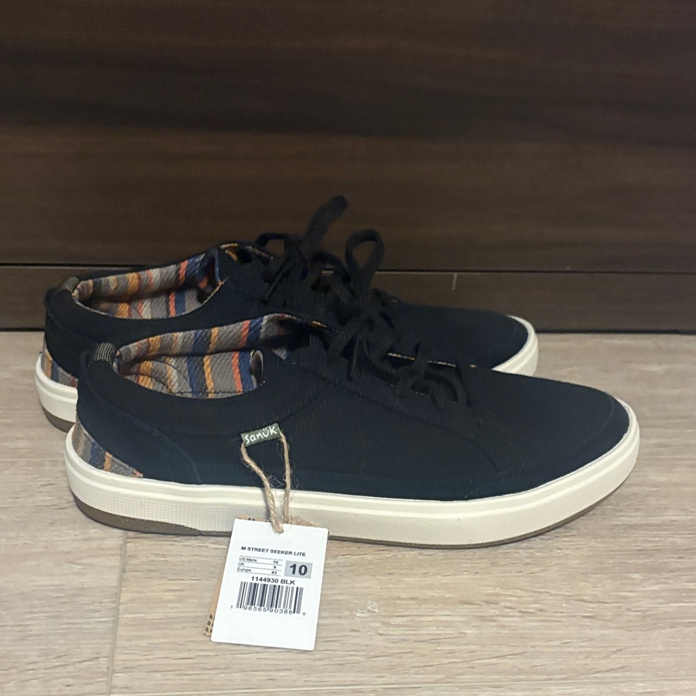 Sanuk Black and Cream Sneakers